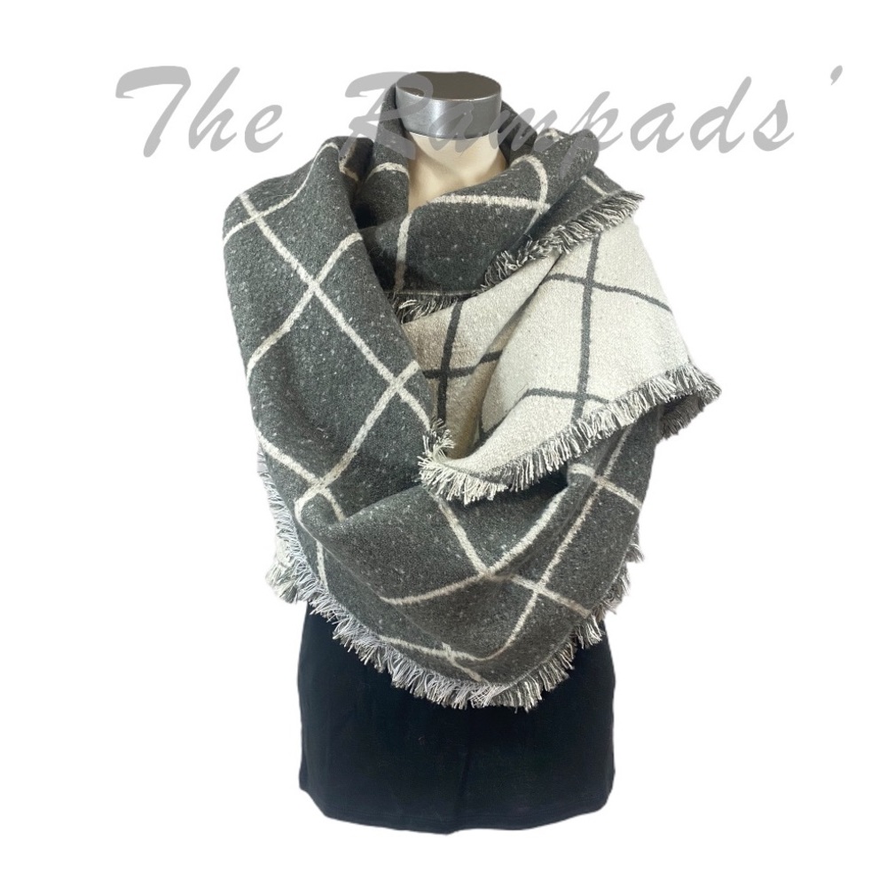 NWT Ann Taylor Gray and White Double Sided, Reversible Pattern Wrap/Scarf